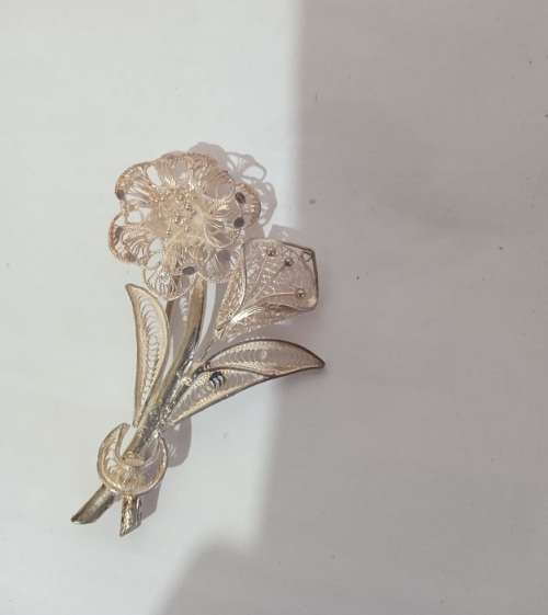 Absolutely gorgeous brooch