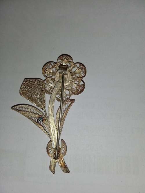 Absolutely gorgeous brooch