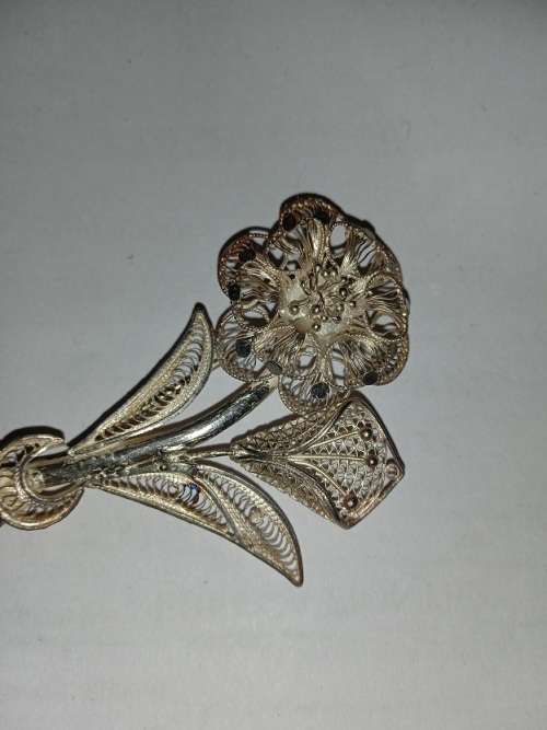 Absolutely gorgeous brooch