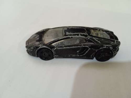 Hot Wheels Lamborghini Aventador LP 700-4