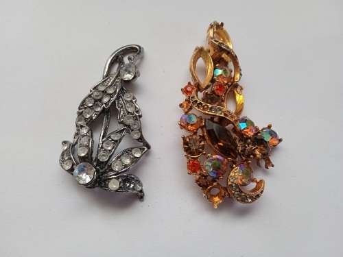 2 x Vintage brooches in need of repair