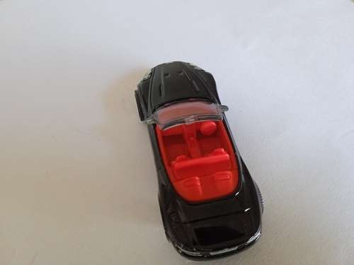 Matchbox 2011 Aston Martin DBS Volante
