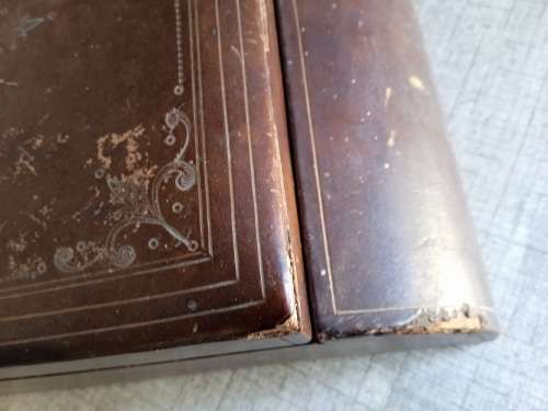 Vintage leather bound jewelery box from Italy