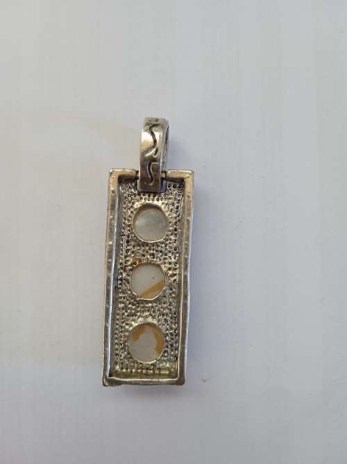 Pretty pendant