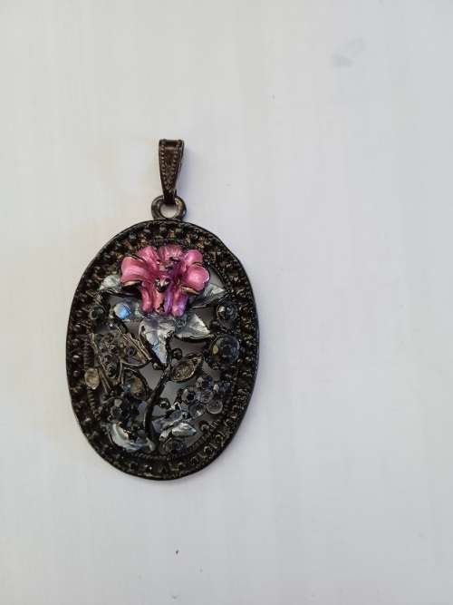 Stunning pendant