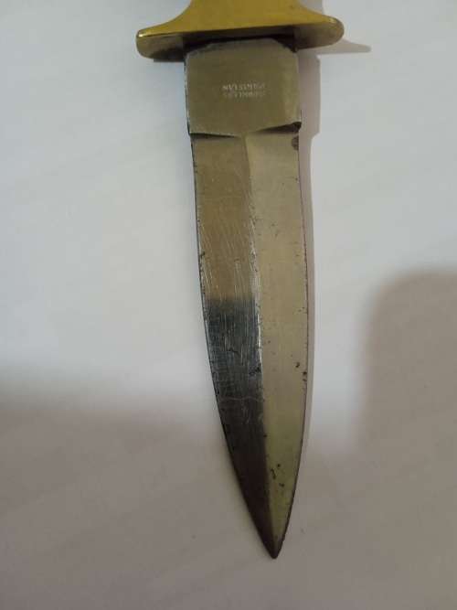 Dagger with brass and wood handle