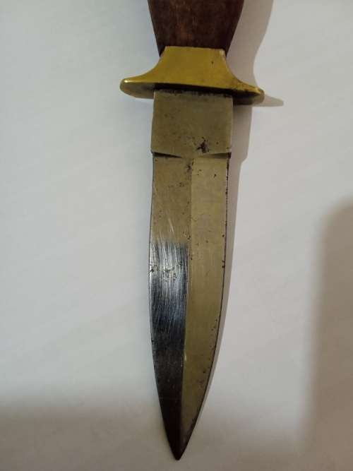 Dagger with brass and wood handle