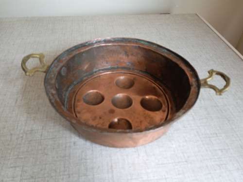 Vintage/Antique copper egg poacher/escargo pan
