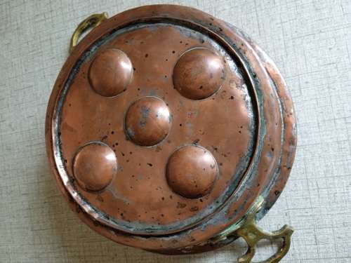 Vintage/Antique copper egg poacher/escargo pan