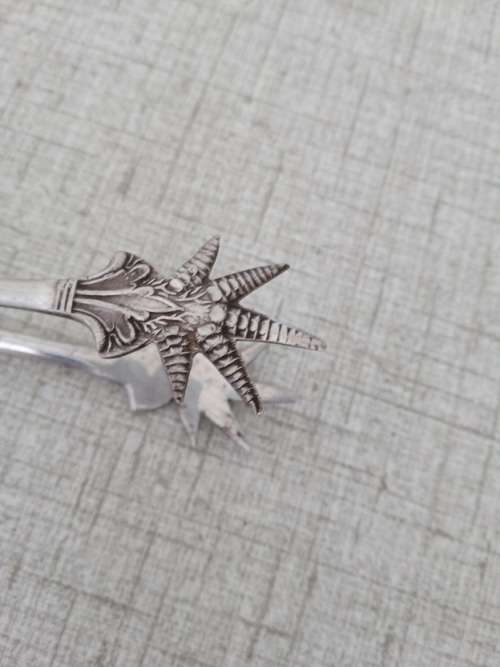 Lovely claw shaped, van riebeek plate, tongs