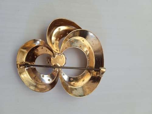 Stunning brooch