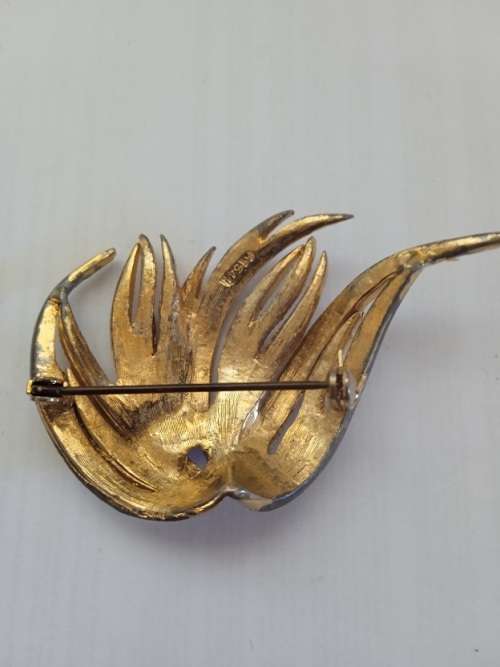Beautiful fern shaped brooch