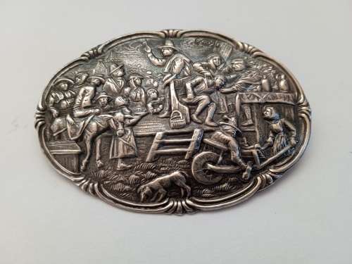 Stunning Vintage embossed silver plated brooch