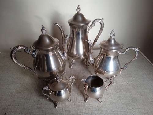 Stunning silver plated tea and coffee serving set