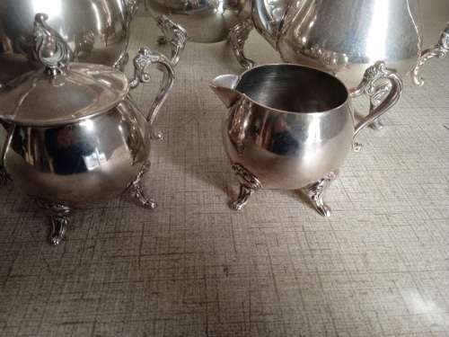 Stunning silver plated tea and coffee serving set