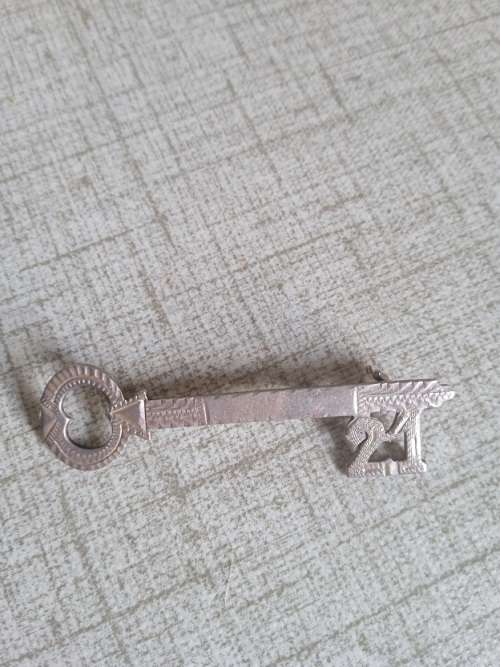 Silver 21st key brooch