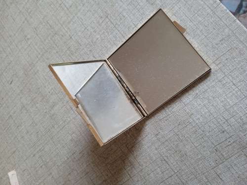 Vintage look handbag mirror