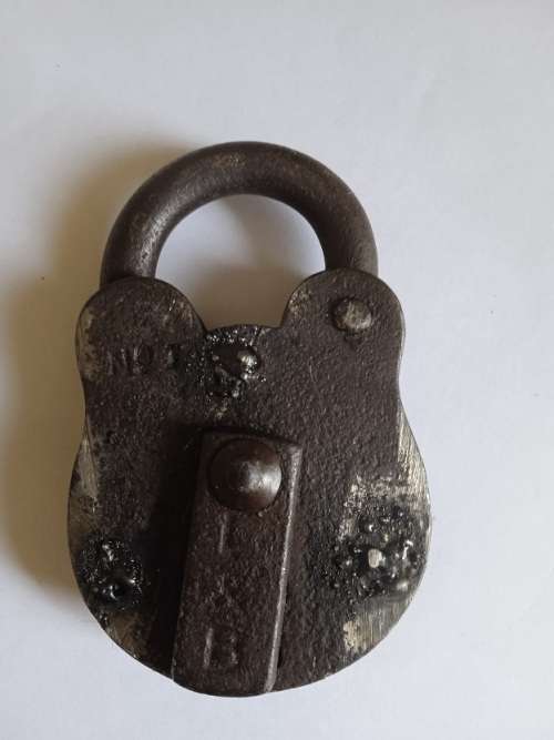 Antique/vintage lock no key