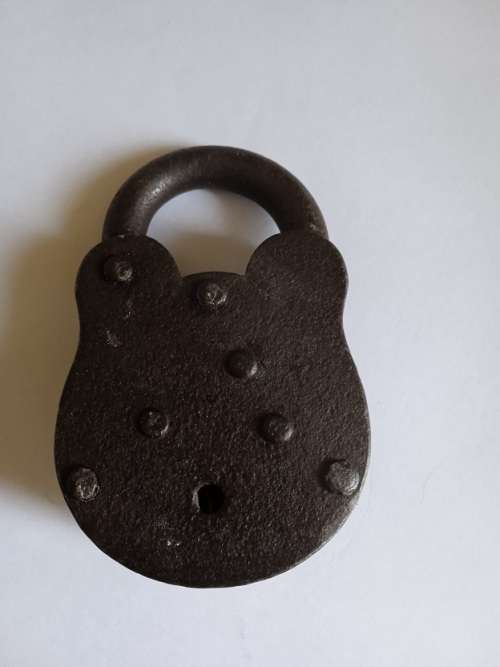 Antique/vintage lock no key