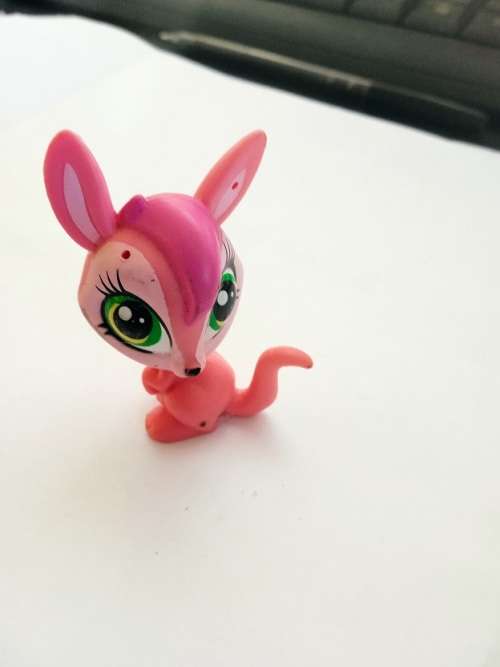 Littlest Pet Shop Lola Hopalong kangeroo