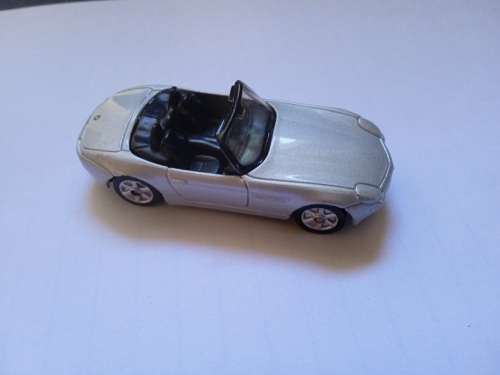 Maisto BMW Z8