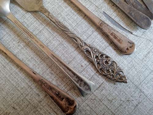 A few odd cutlery pieces