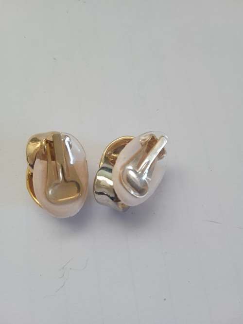 Clipon earrings