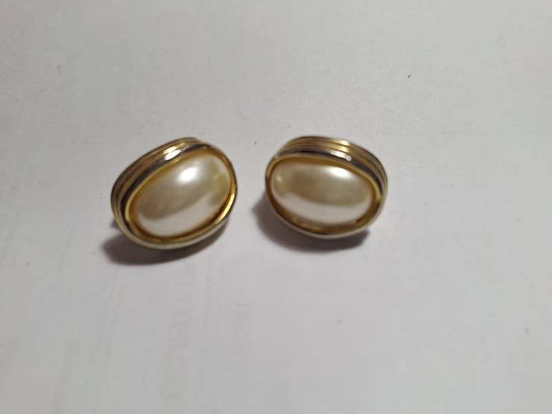 Pretty earrings