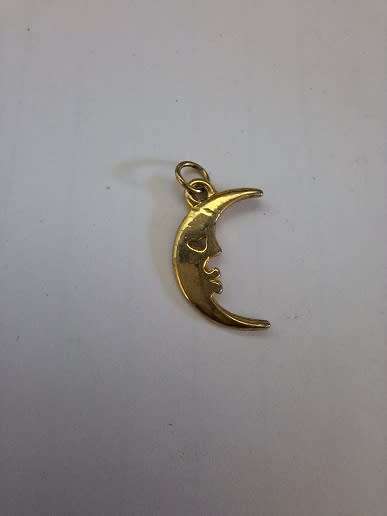 Pretty halfmoon pendant 2cm