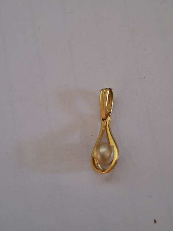 Lovely little pendant 2cm