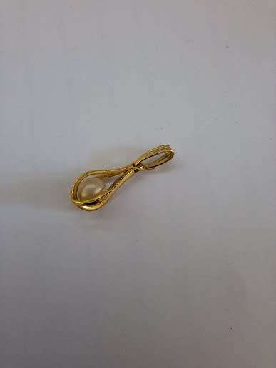Lovely little pendant 2cm