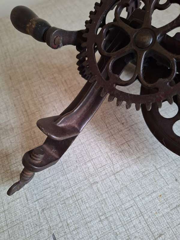 Antique Peach/apple peeler late 1800s