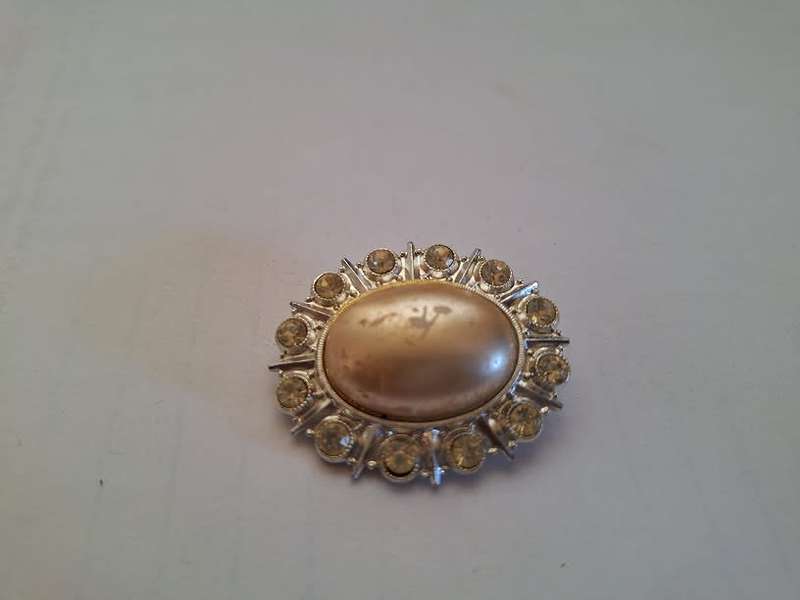 Pretty brooch