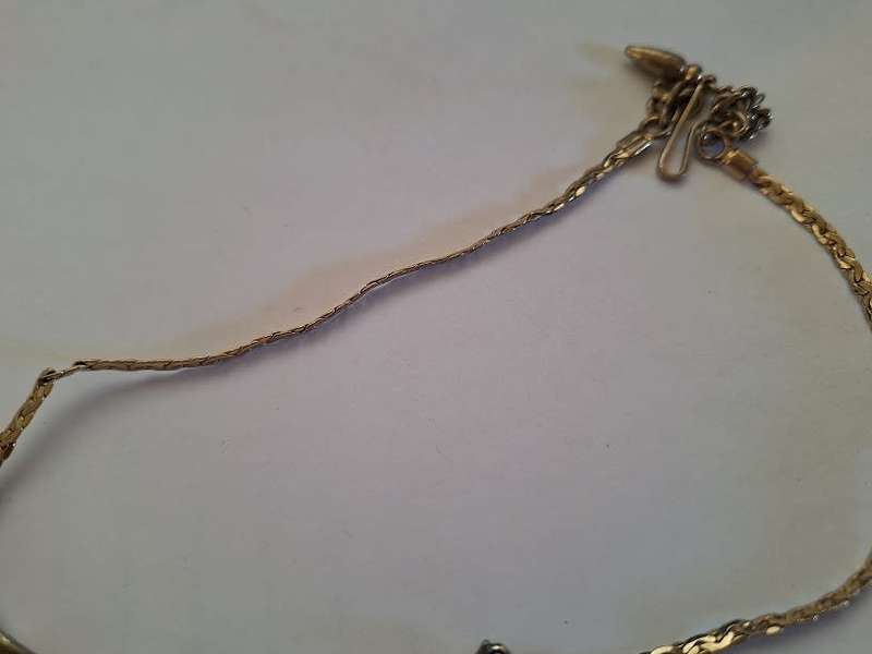 Earring and necklace set