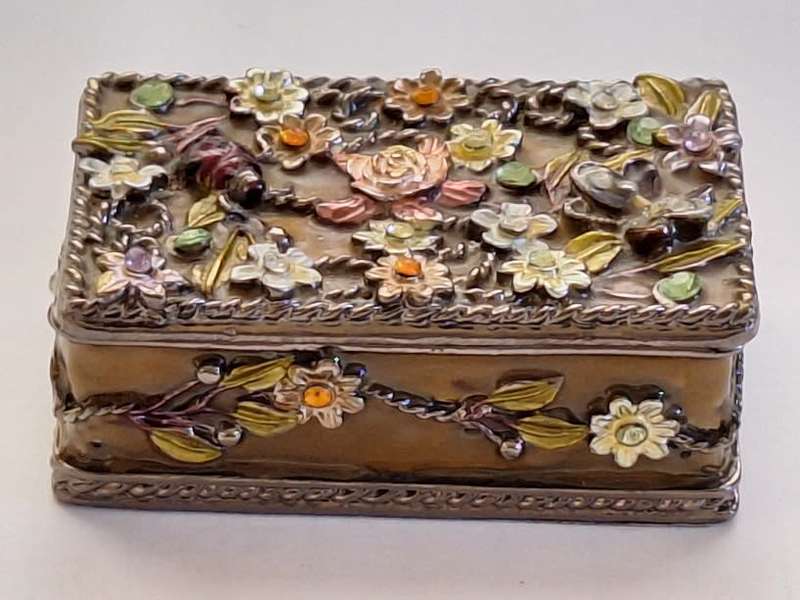Stunning trinket holder, heavy