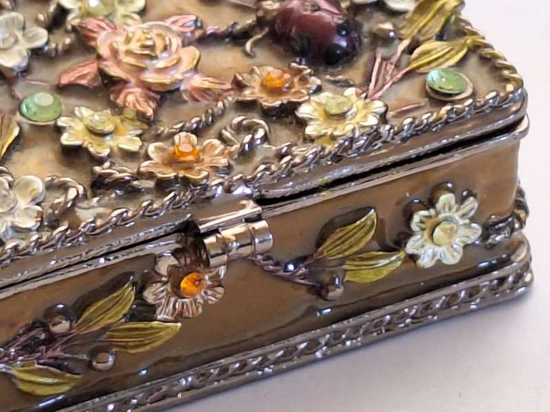 Stunning trinket holder, heavy