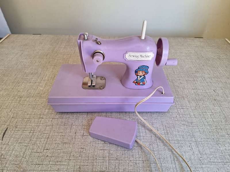 Vintage Child sewing machine