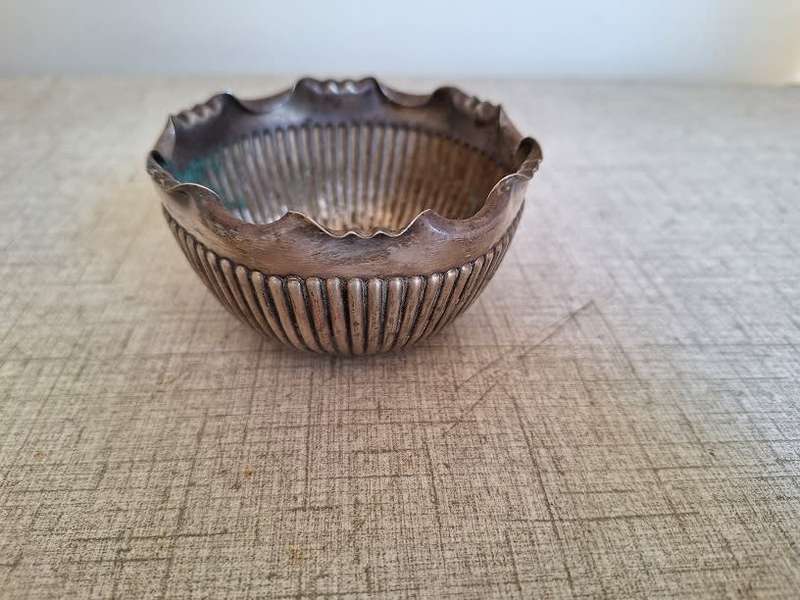Small EP bowl, lots of character