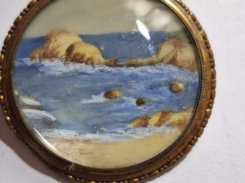 Stunning brooch