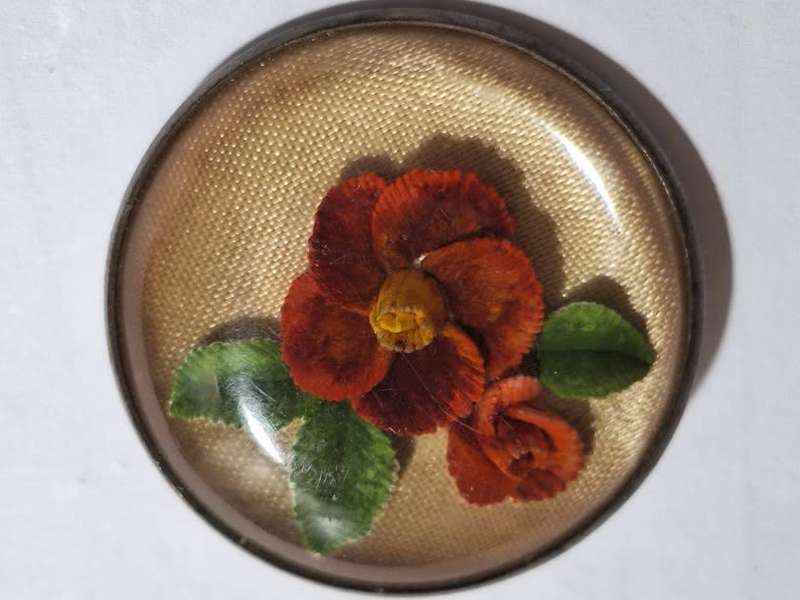 Stunning brooch