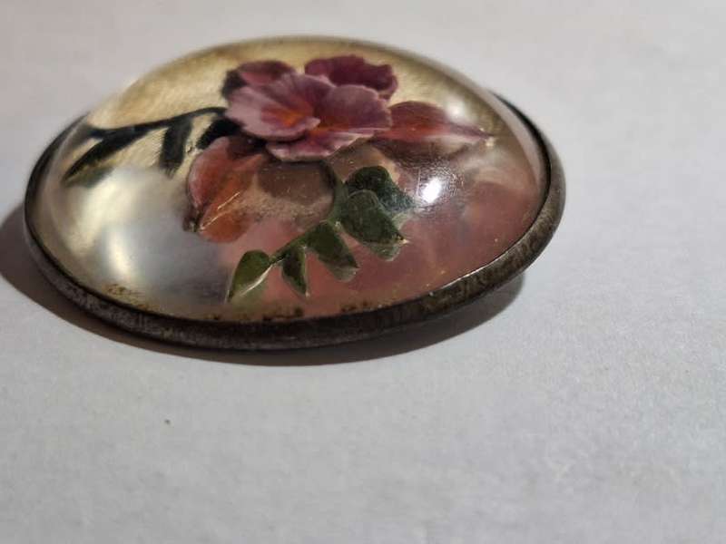 Stunning brooch