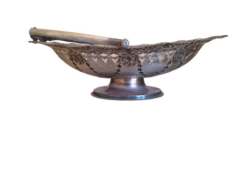 Stunning silver plated footed fruit basket