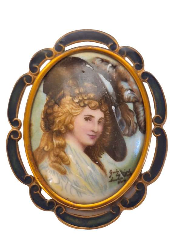 Vintage painted and signed brooch stunning