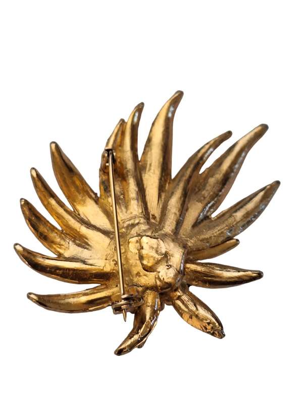 Lovely large 3d flower brooch