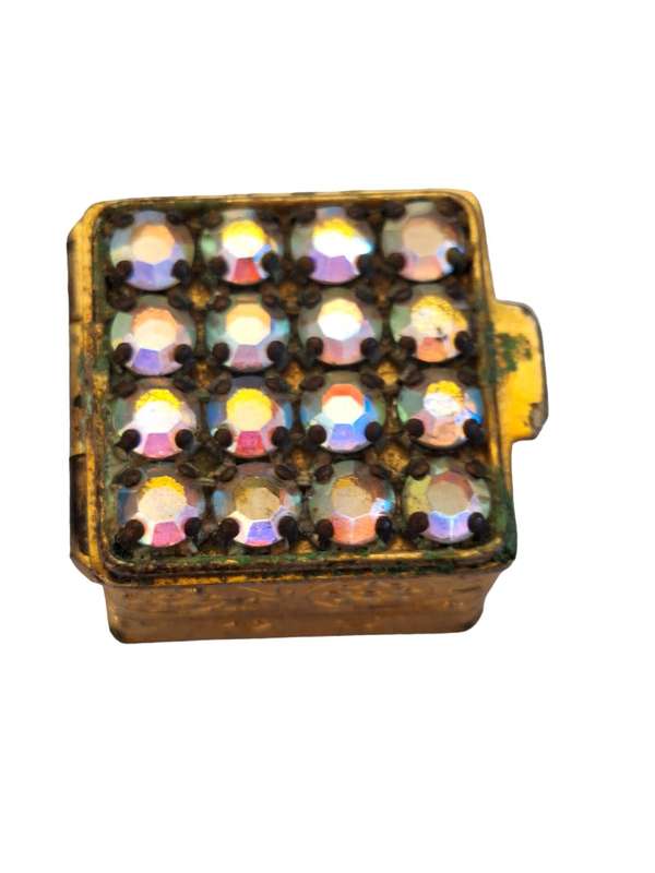 Tiny trinket holder