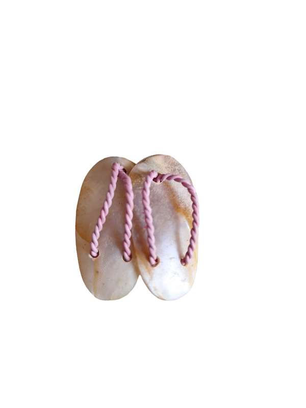 Cute mother of pearl pin/brooch