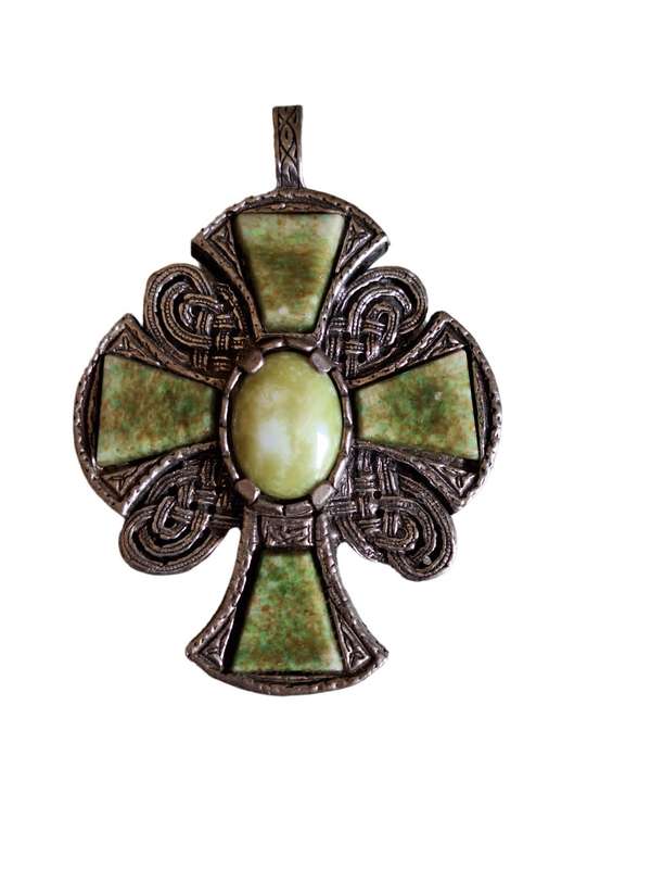 Vintage Celtic/Scotish miracle pendant