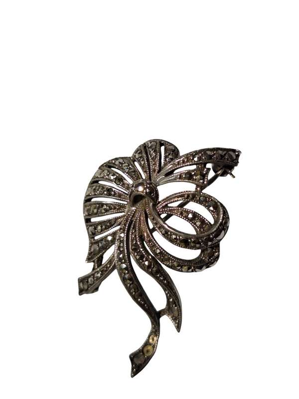 Lovely marcasite brooch