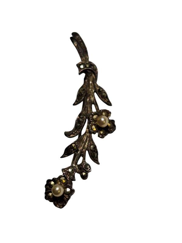 Lovely marcasite brooch