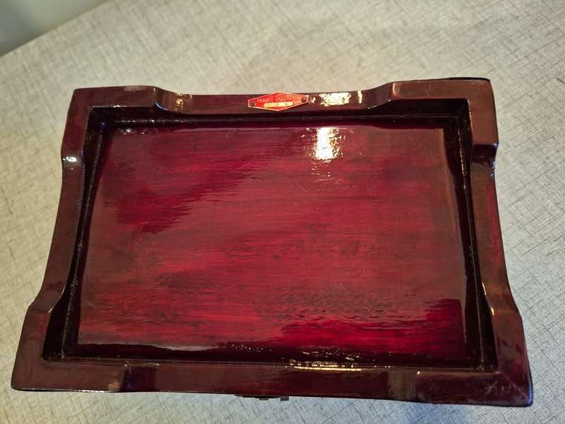 Stunning vintage jewelery box